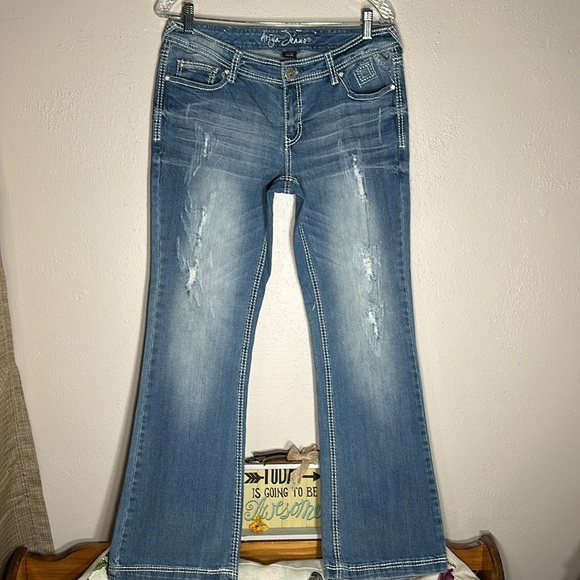 Woman’s Jeans Ariya Bootcut Distressed light embellished size 13/14 Like new - Picture 3 of 13
